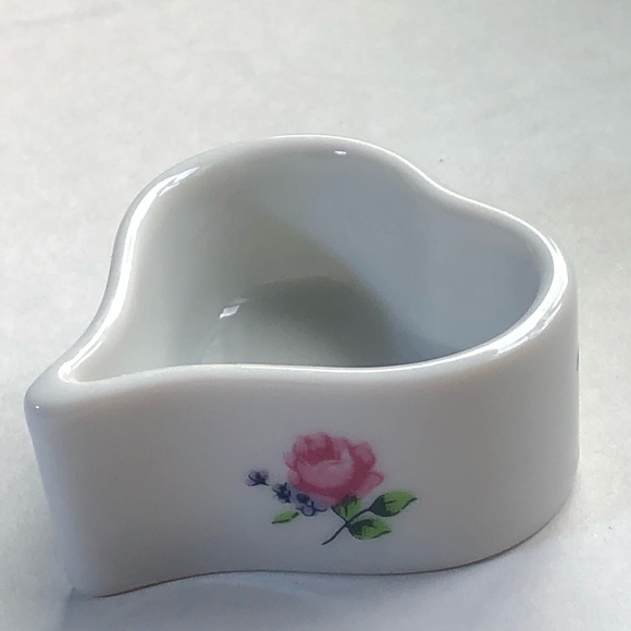 Vintage Lefton Bone China with hand painted roses trinket box prestine condition - Picture 7 of 10